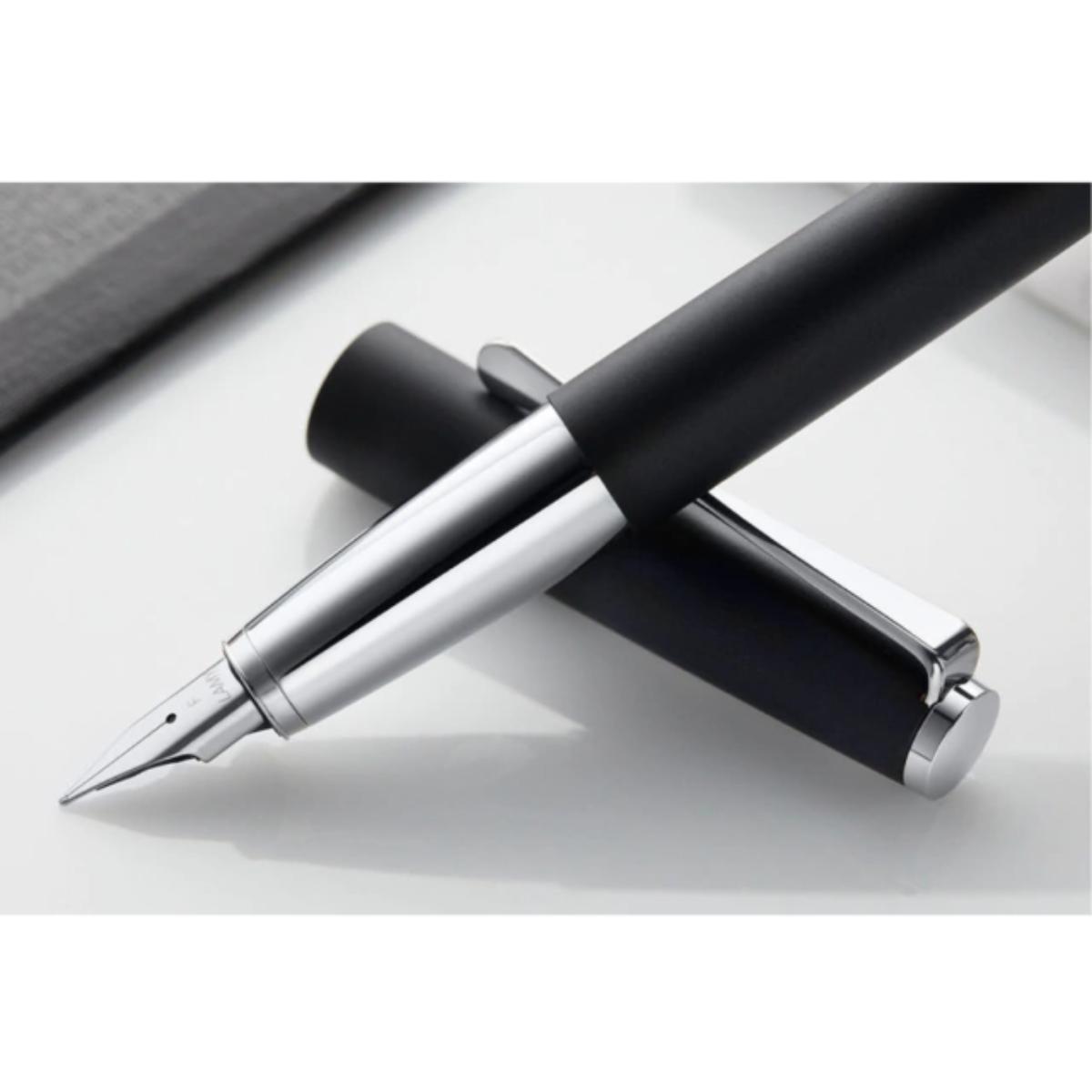 Caneta Tinteiro Lamy Studio Black - Pena M