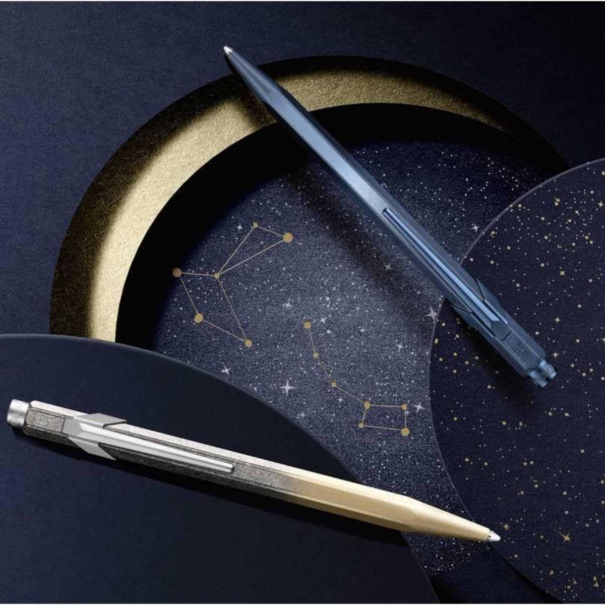 Caneta Caran D´Ache 849 - Gold Cosmic Blue - Esferográfica