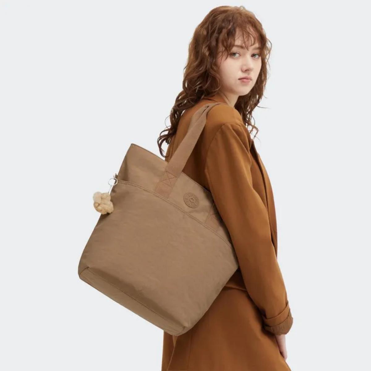 Bolsa Kipling Hanifa - Early Tan