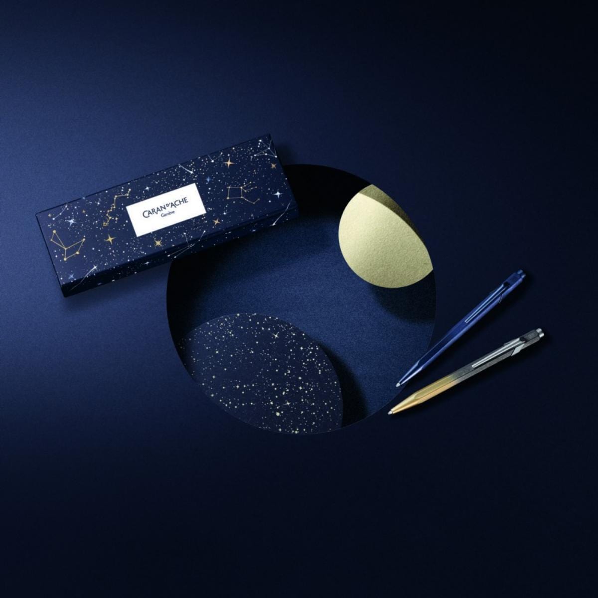 Caneta Caran D´Ache 849 - Gold Cosmic Blue - Esferográfica Caran D´ Ache