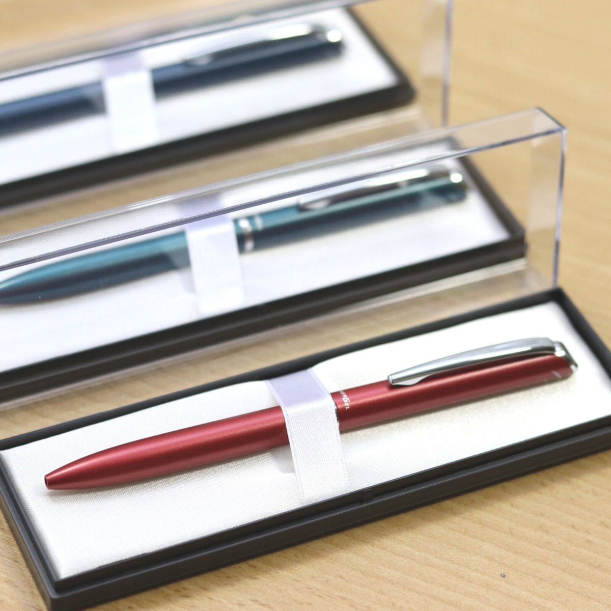 Caneta Gel Pentel EnerGel High Class - Corpo Turquesa - 0.7mm Pentel