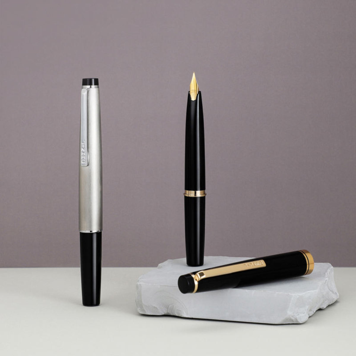 Caneta Tinteiro Jinhao 59 Black Gold Trims - F Jinhao