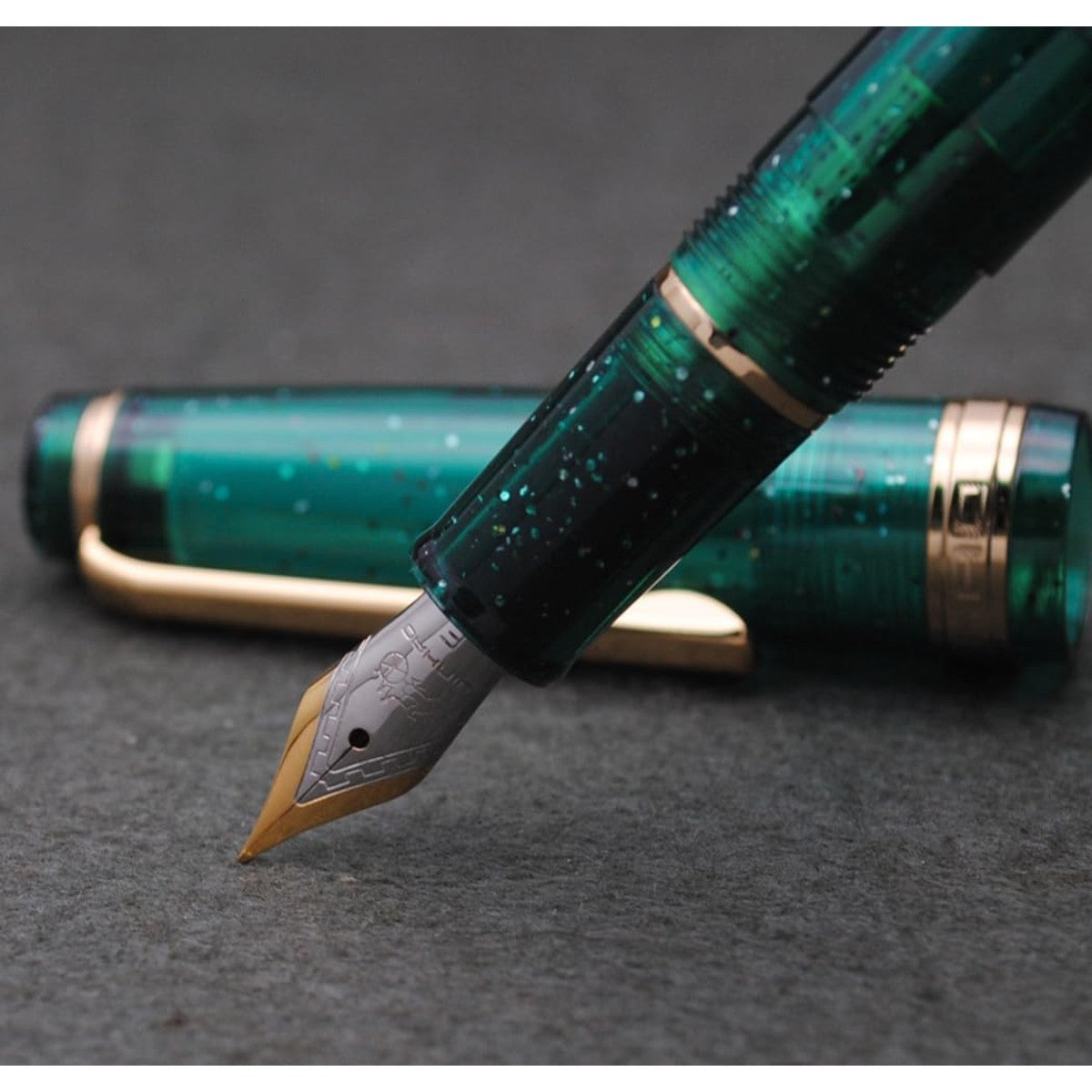 Caneta Tinteiro Jinhao 82 T Fluorescent Dark Green - Ponta F Jinhao