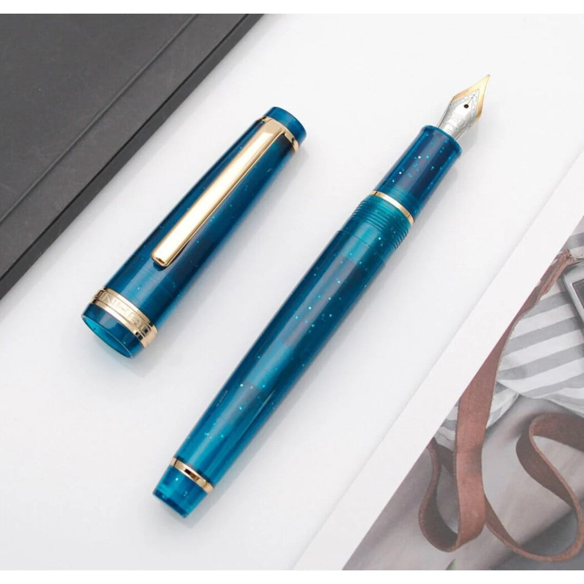 Caneta Tinteiro Jinhao 82 T Fluorescent Deep Sea Blue - Ponta F Jinhao
