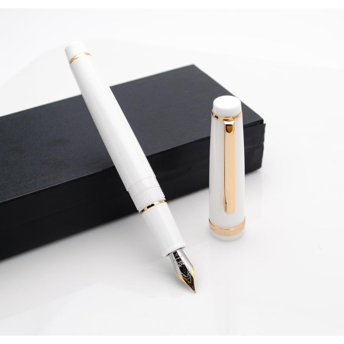 Caneta Tinteiro Jinhao 82 T White - Ponta EF Jinhao