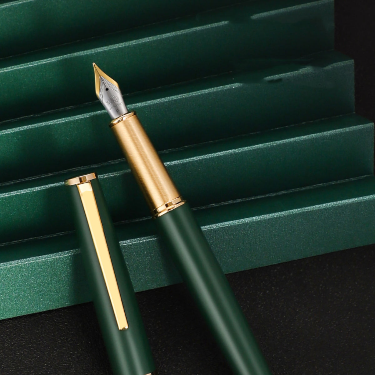 Caneta Tinteiro Jnhao 95 Green Gold Trims - F Jinhao
