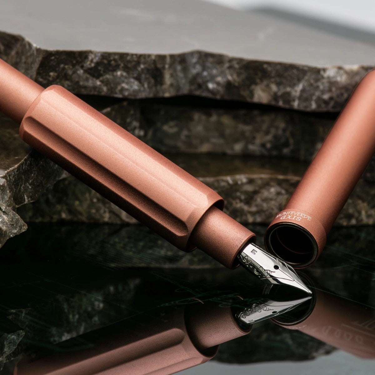 Caneta Tinteiro Monteverde Axis - Matte Champagne Monteverde