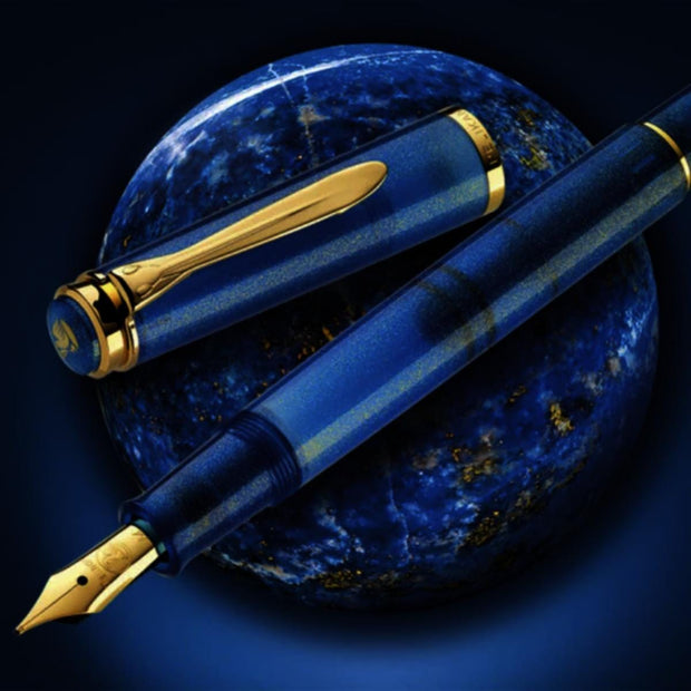 Close Pelikan Golden Lapis
