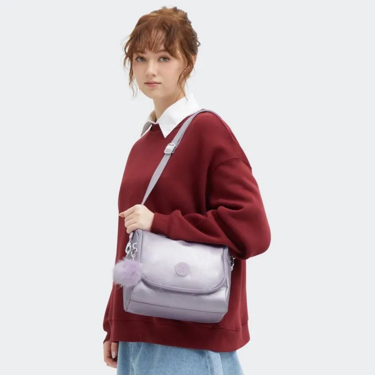 Lancheira Kipling New Kichirou - Lilac M Met BTS Livraria Skilo